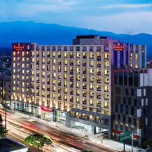 Hotel Ramada By Wyndham Hall, Czedżu